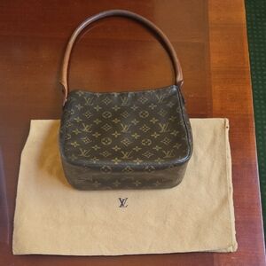 Louis Vuitton Looping MM Handbag.